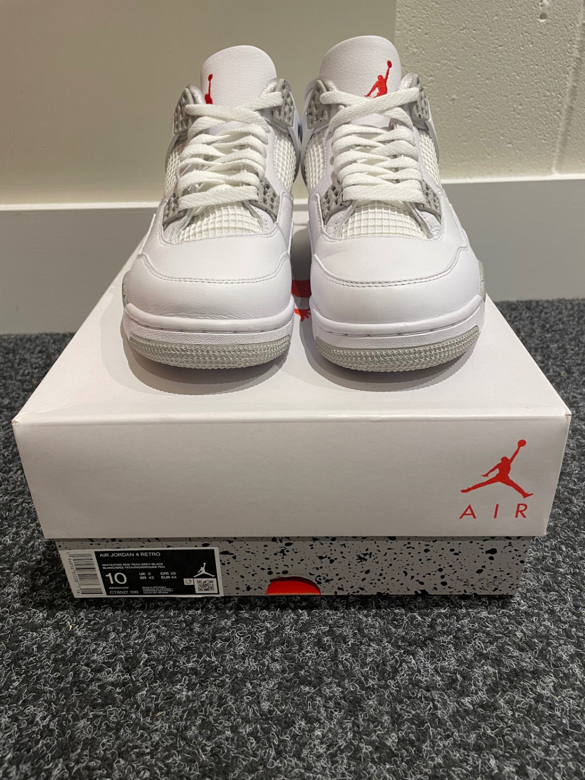 Jordan 4 Retro White Oreo (2021) - 10 US (11.5 Women's)