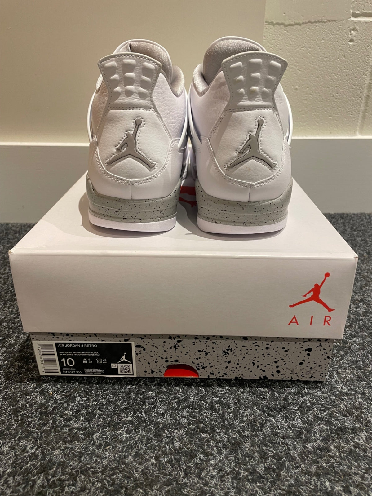 Jordan 4 Retro White Oreo (2021) - 10 US (11.5 Women's)