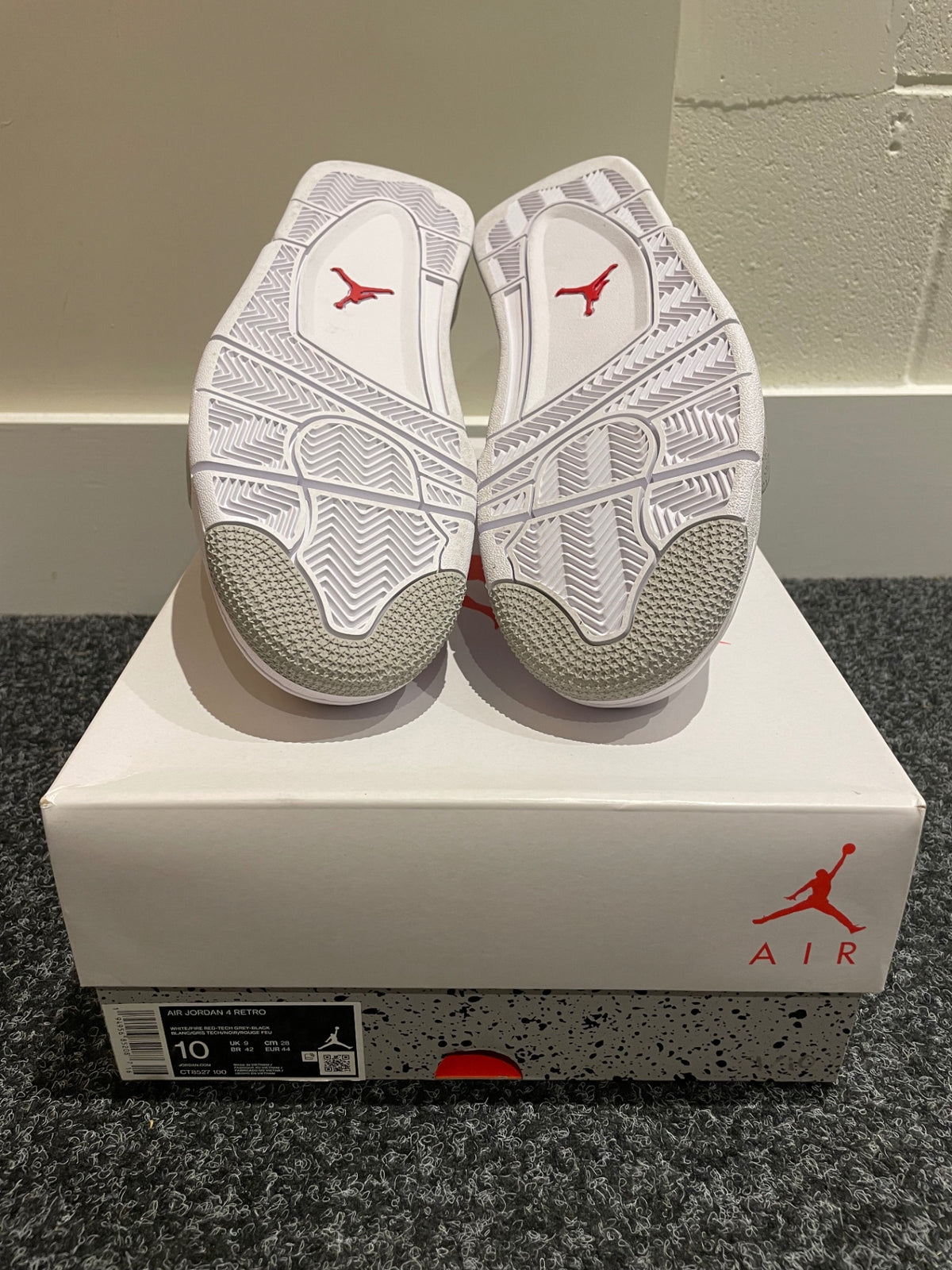 Jordan 4 Retro White Oreo (2021) - 10 US (11.5 Women's)