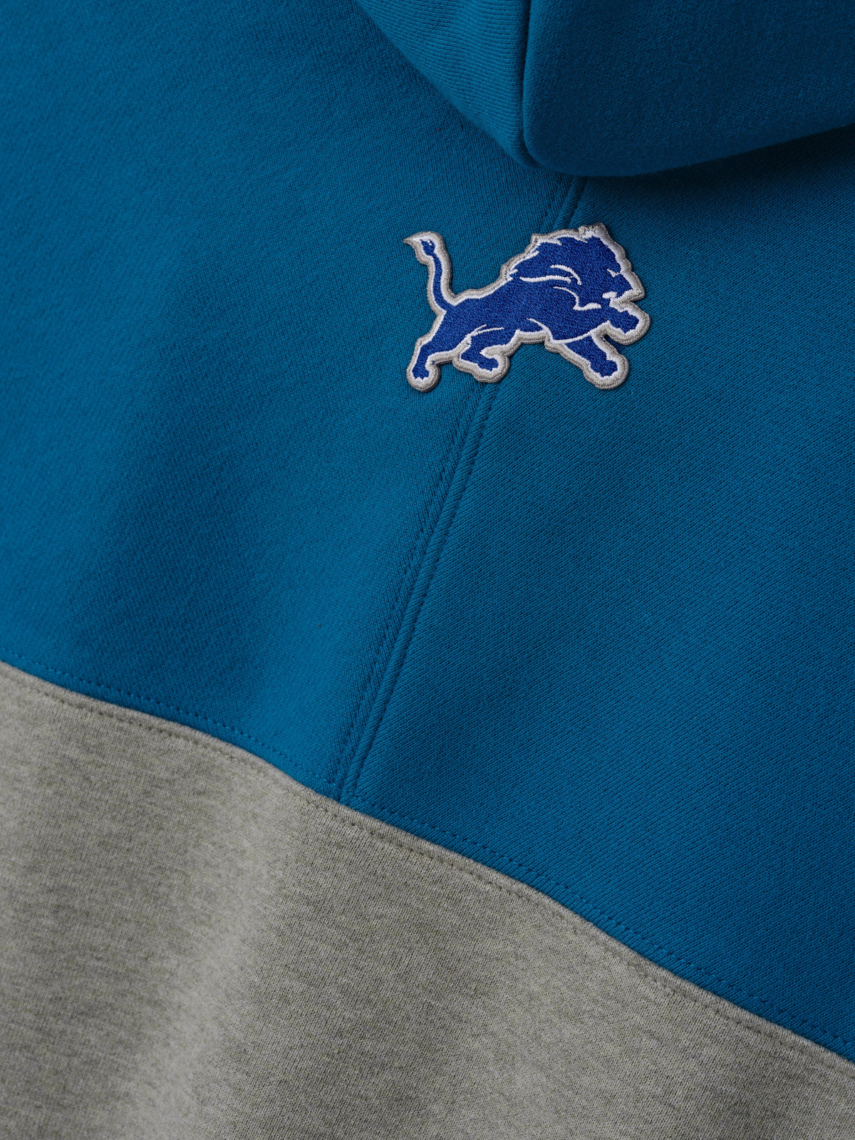 Fear of God Essentials Lions 90s Relaxed Hoodie Concrete Heather