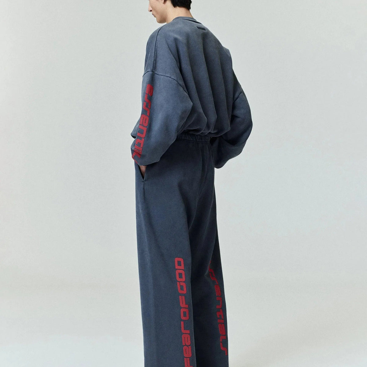 Fear of God Essentials Chicago Heavy Fleece Cropped Sweatshirt Iron Grey - Im Your Wardrobe