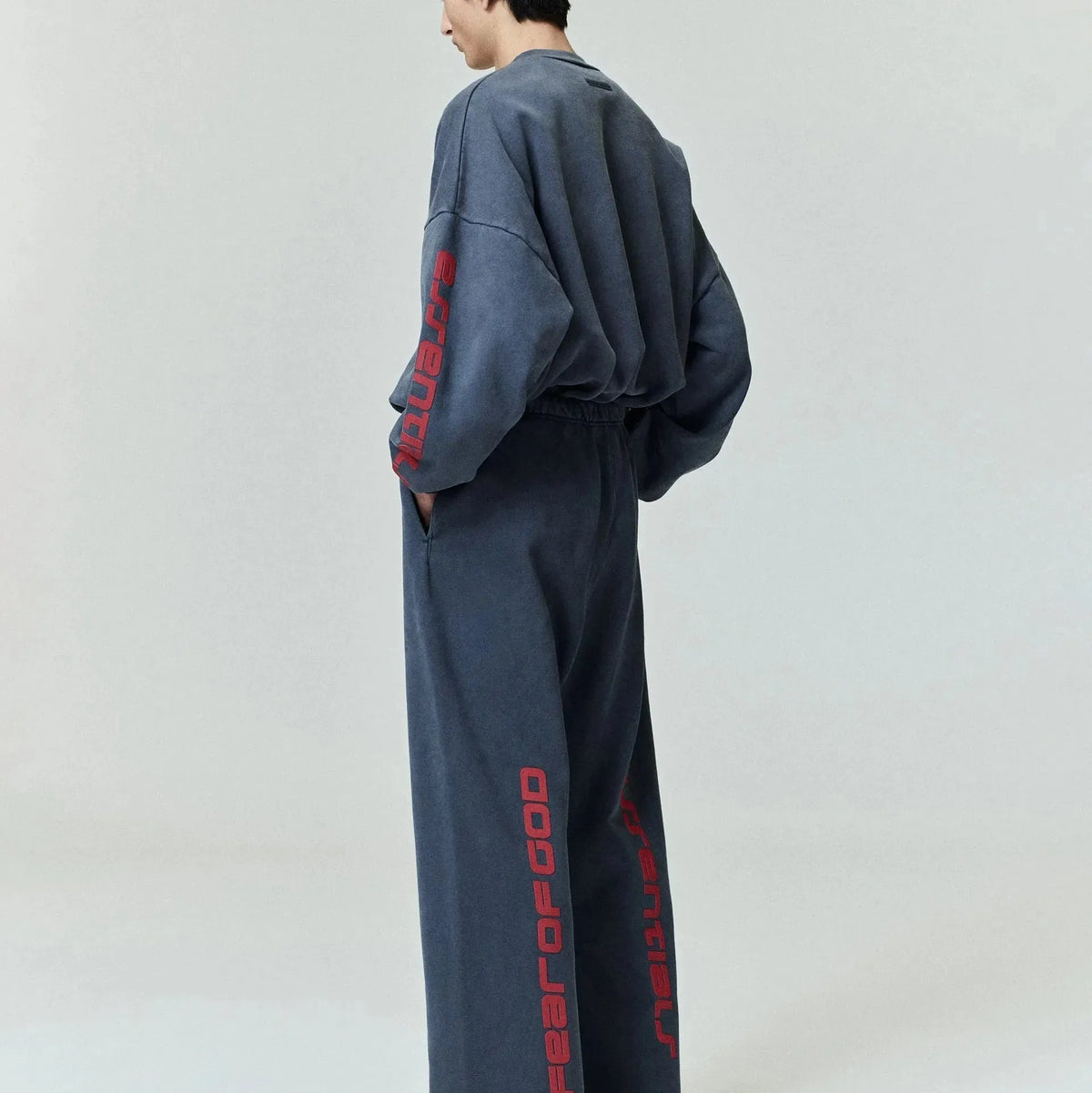 Fear of God Essentials Chicago Heavy Fleece Cropped Sweatshirt Iron Grey - Im Your Wardrobe