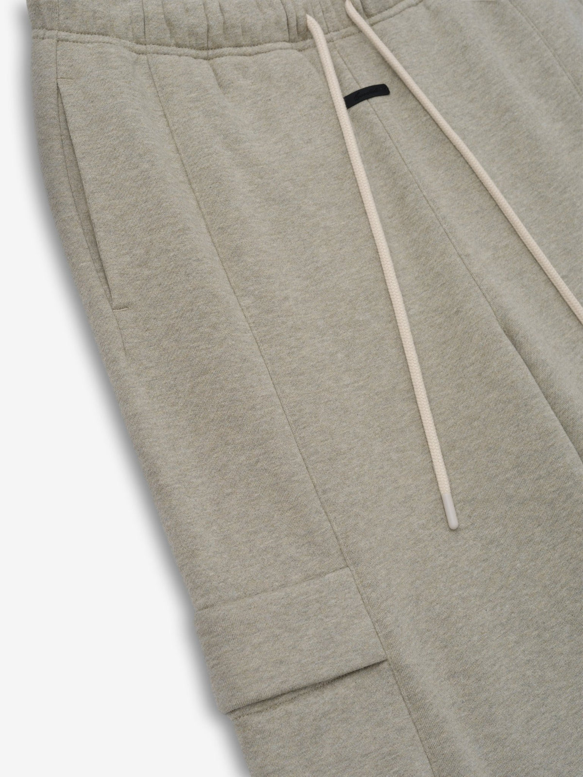 Fear of God Essentials Women's Fleece Cargo Relaxed Sweatpant Seal Heather - Im Your Wardrobe