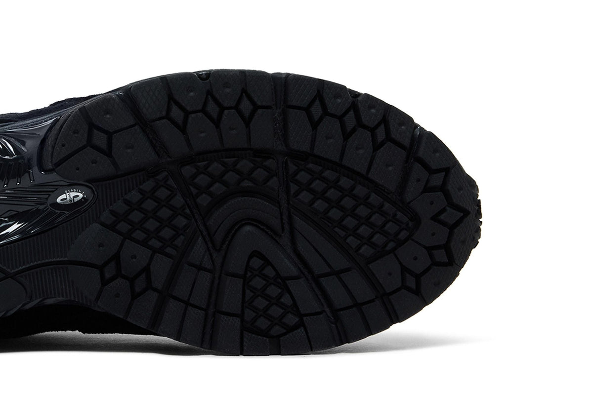 New Balance 2002R Protection Pack - Black - Im Your Wardrobe