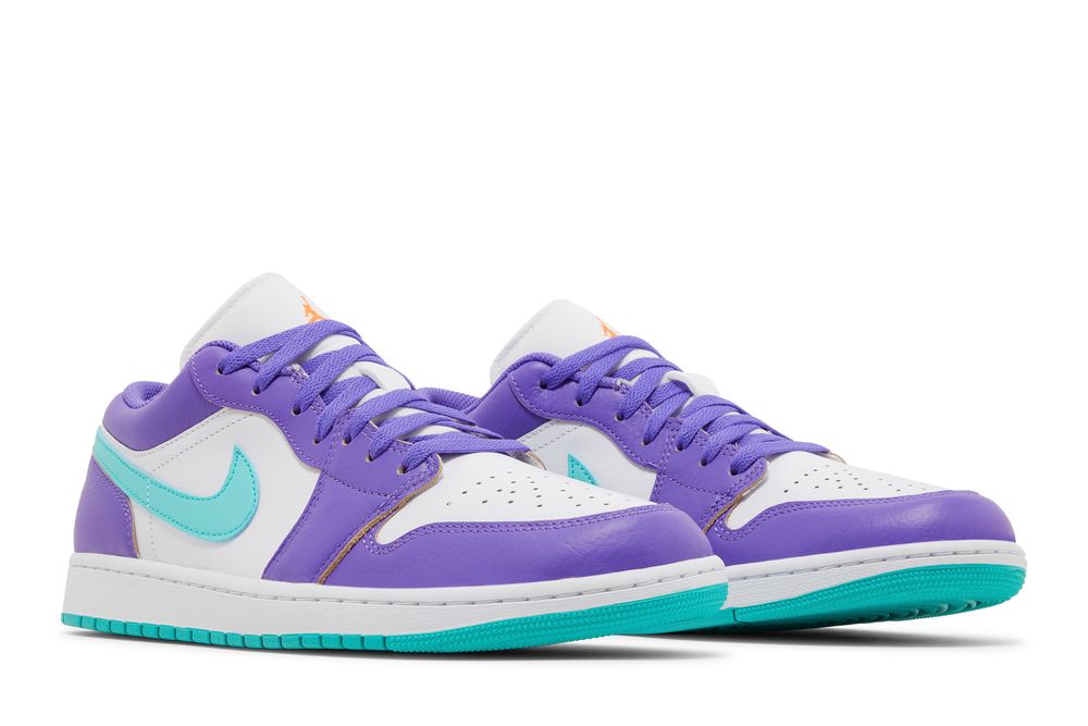 Jordan 1 Low Hornets