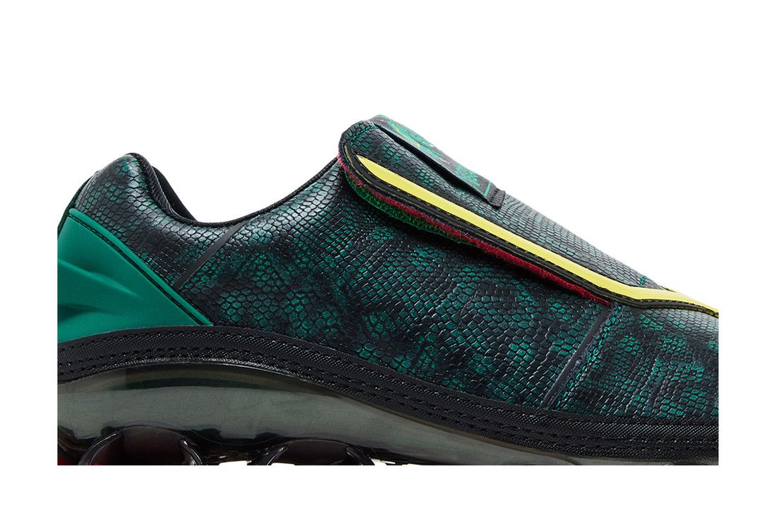 Pokémon x adidas Megaride Rayquaza