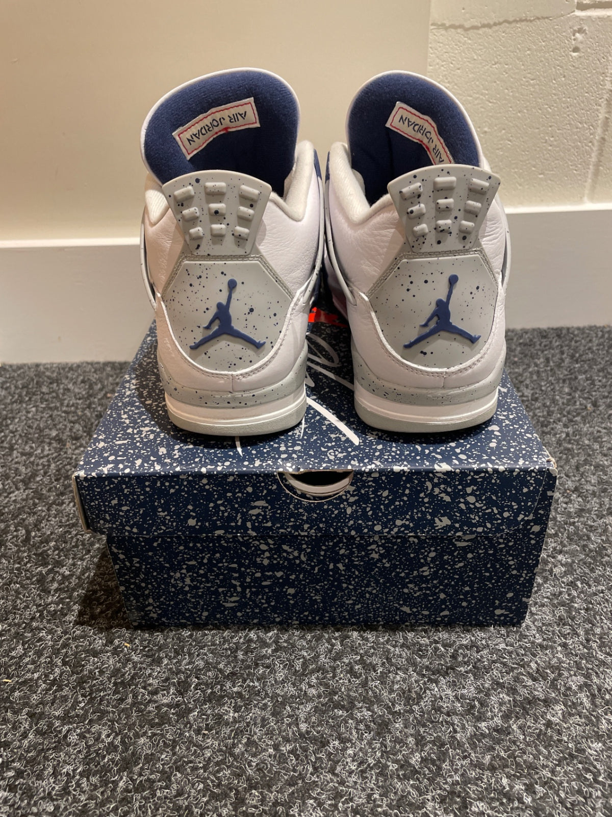 [USED B] Jordan 4 Retro Midnight Navy - 11 US (12.5 Women&#39;s)