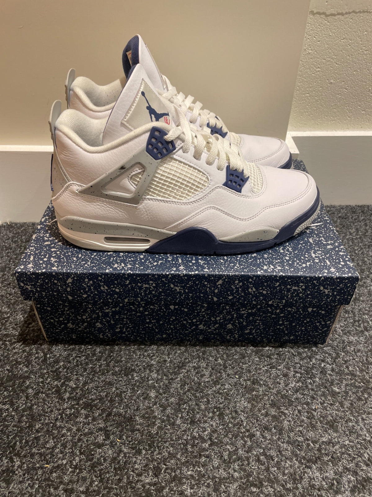 [USED B] Jordan 4 Retro Midnight Navy - 11 US (12.5 Women&#39;s)