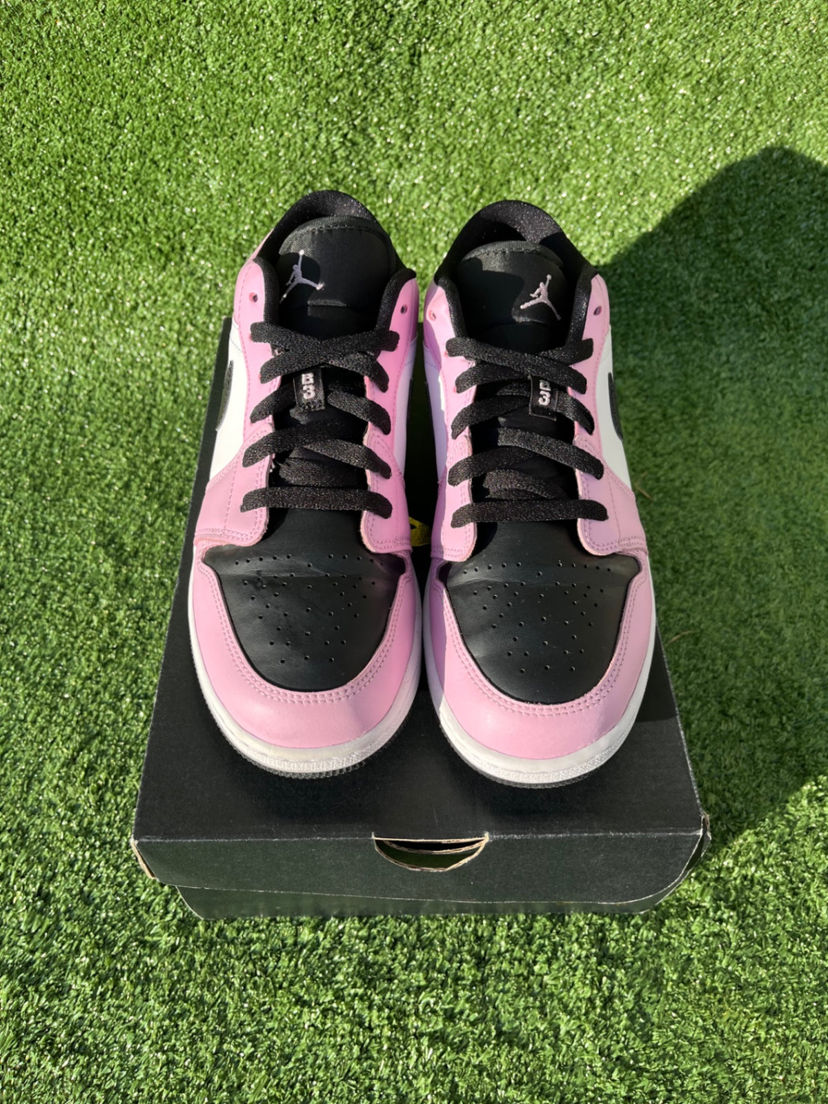 [USED B] Jordan 1 Low Light Arctic Pink (GS) - 7Y (8.5 Women’s)