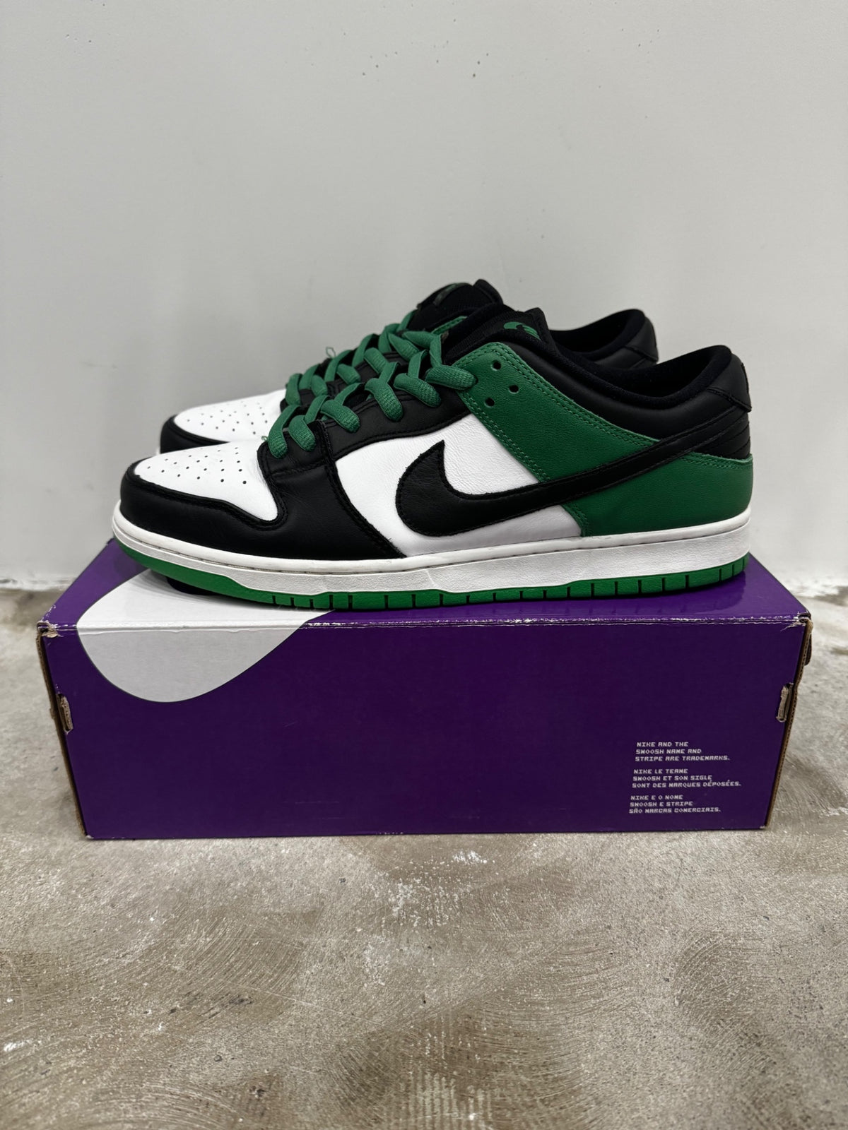 [USED A] Nike SB Dunk Low Classic Green (2022) - 12 US (13.5 Women&#39;s)