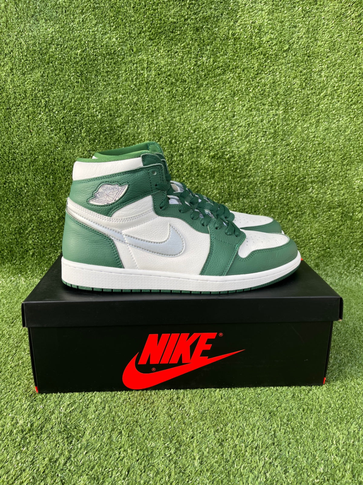 [USED B] Jordan 1 High Gorge Green - 12 US (13.5 Women’s)