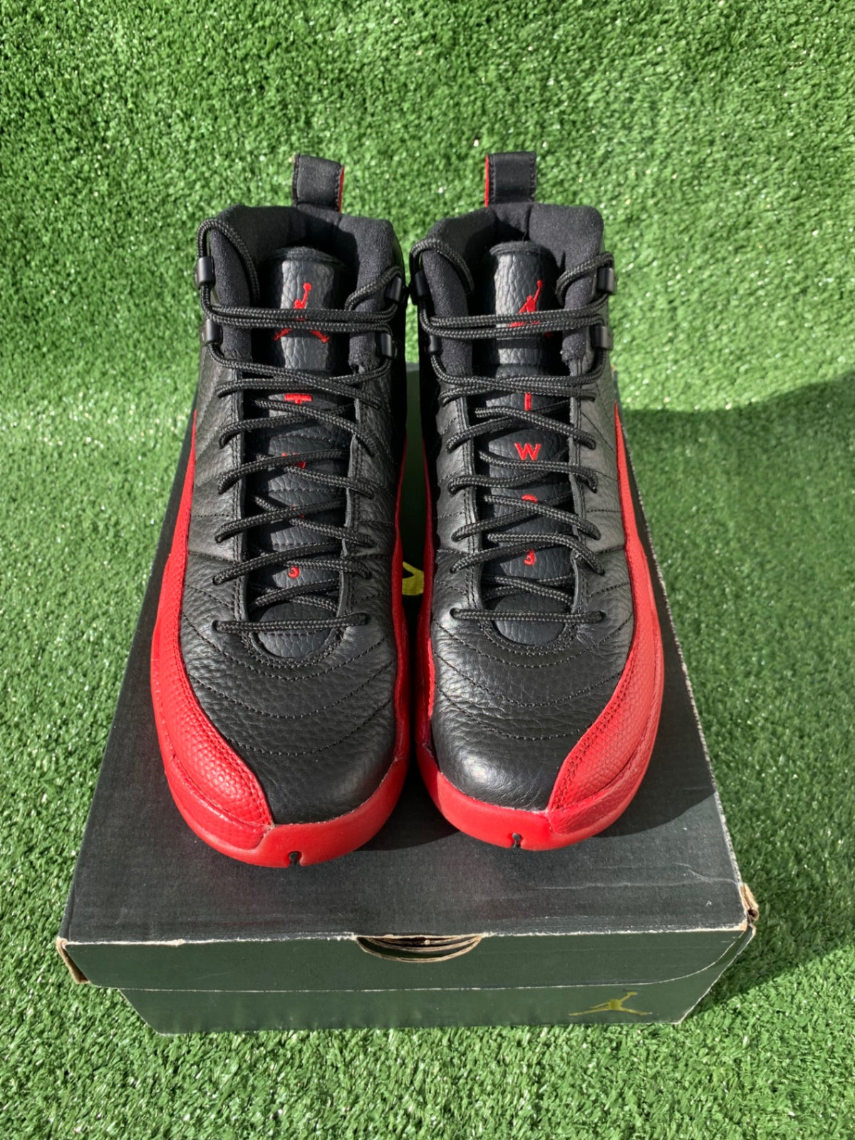 [USED A] Jordan 12 Retro &#39;Flu Game&#39; (GS) - 6Y (7.5 Women’s)