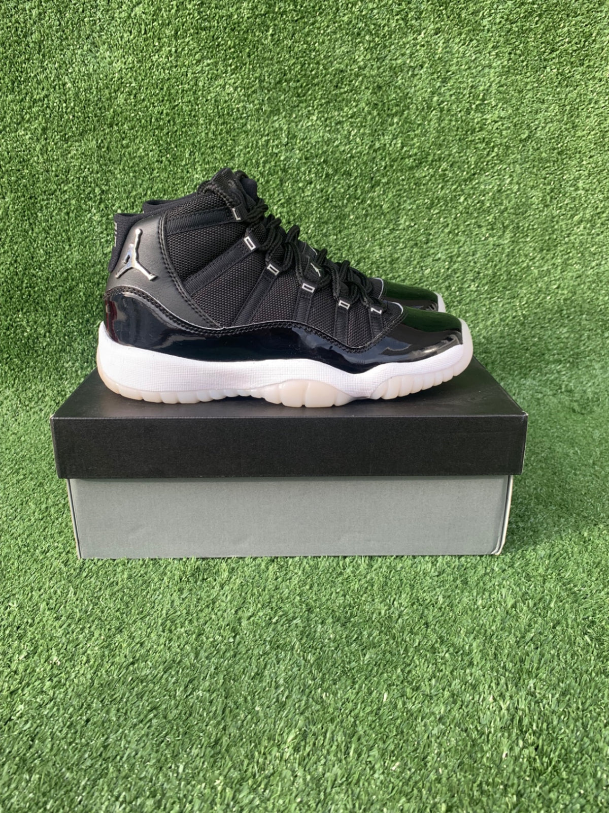 [USED A] Jordan 11 Retro Jubilee (GS) - 6Y (7.5 Women’s)