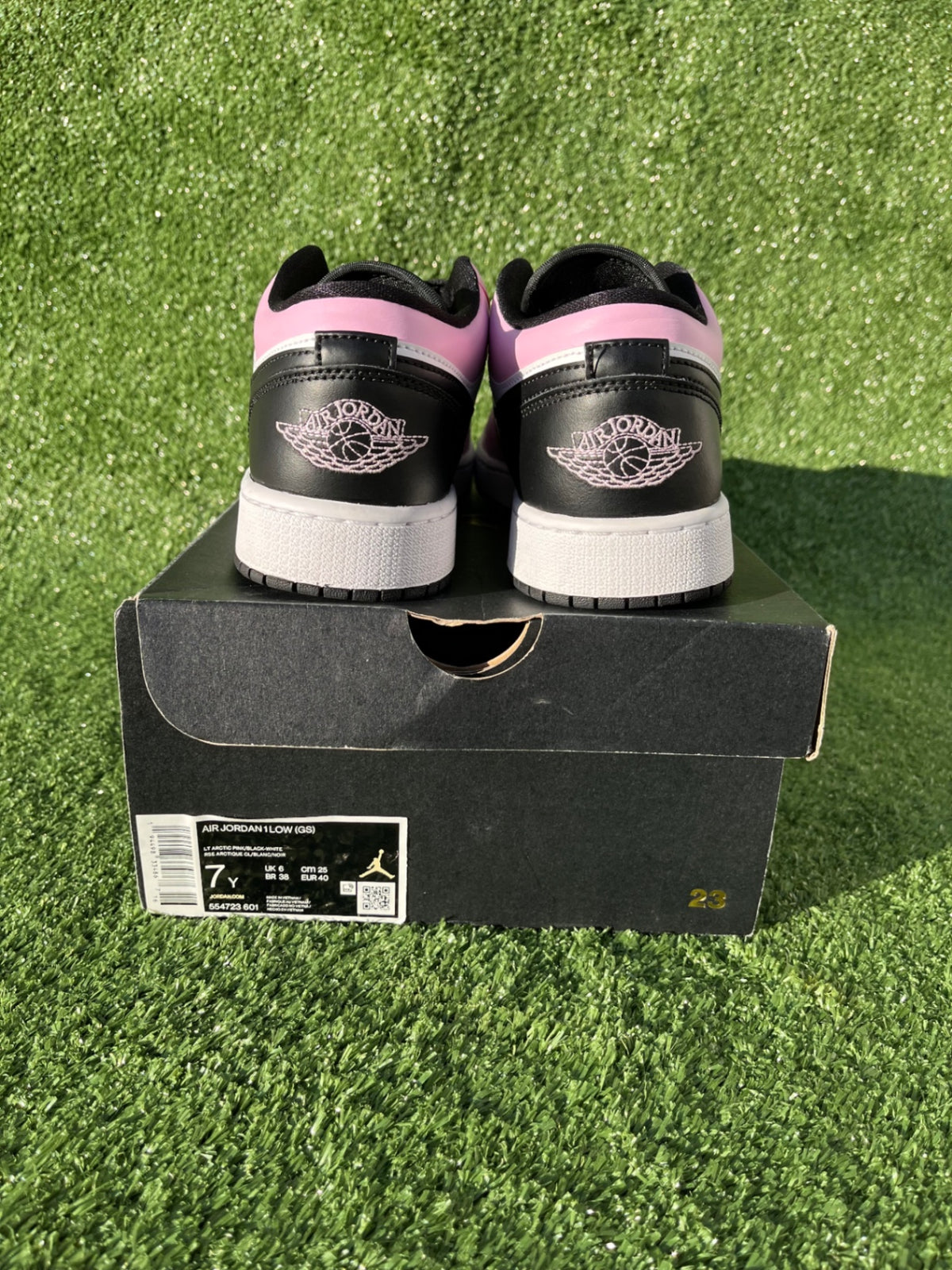 [USED B] Jordan 1 Low Light Arctic Pink (GS) - 7Y (8.5 Women’s)