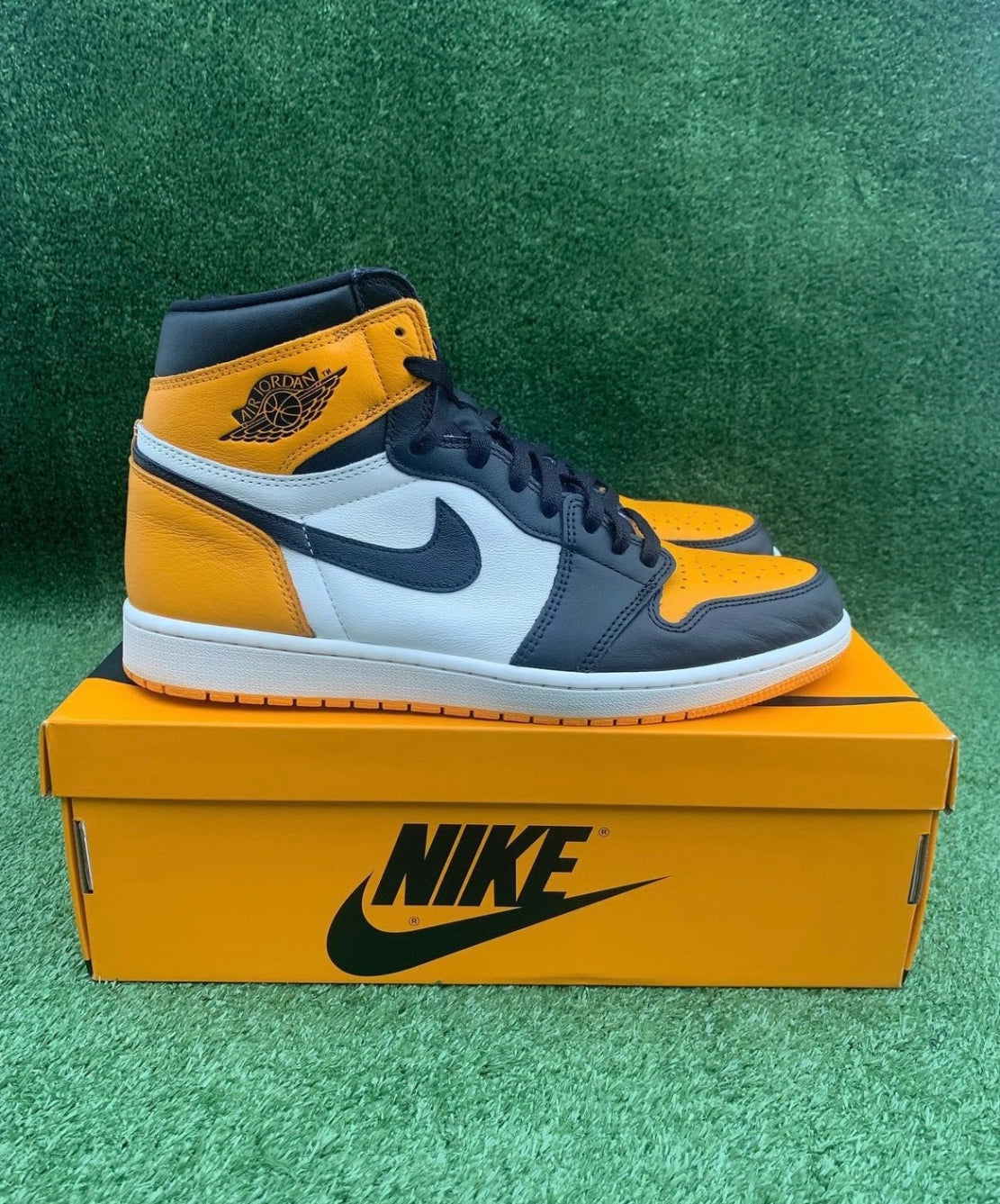 [USED B] Jordan 1 High Yellow Toe - 12 US (13.5 Women’s)