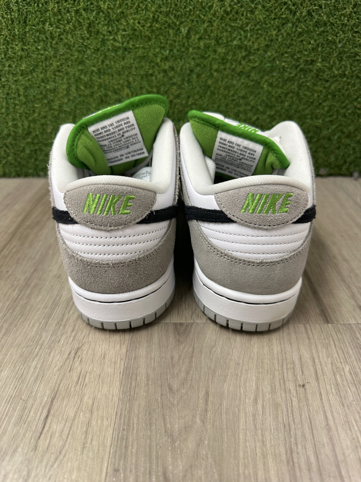 [USED A] Nike SB Dunk Low Chlorophyll (2022) - 8 US (9.5 Women’s)