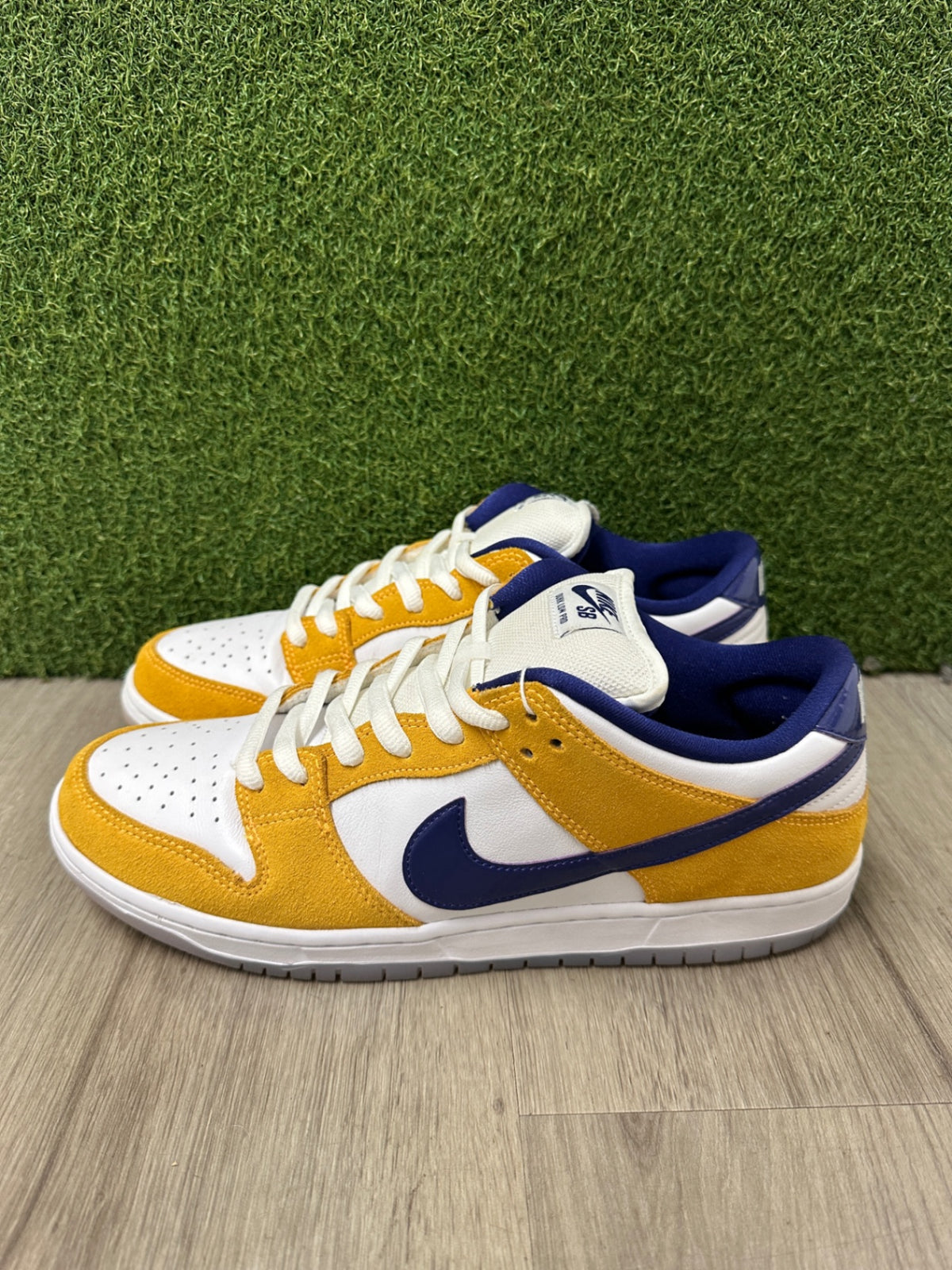 [USED A] Nike SB Dunk Low Laser Orange (2020) - 11 US (12.5 Women’s)