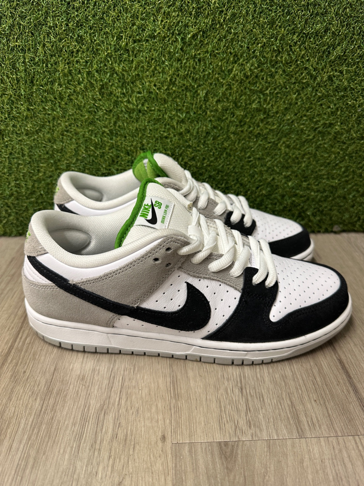 [USED A] Nike SB Dunk Low Chlorophyll (2022) - 8 US (9.5 Women’s)