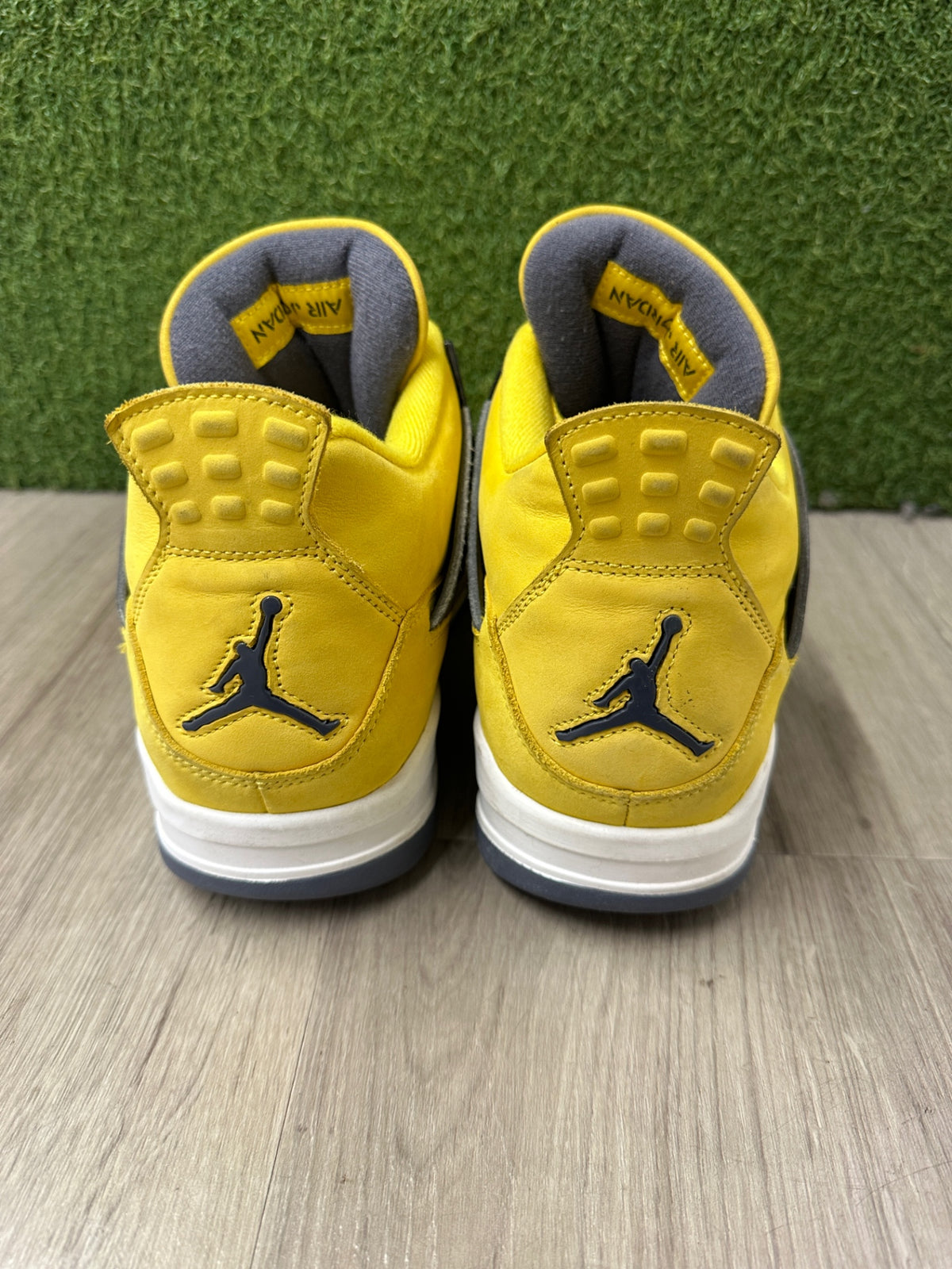 [USED B] Jordan 4 Retro Lightning (2021) - 11.5 US (13 Women’s)