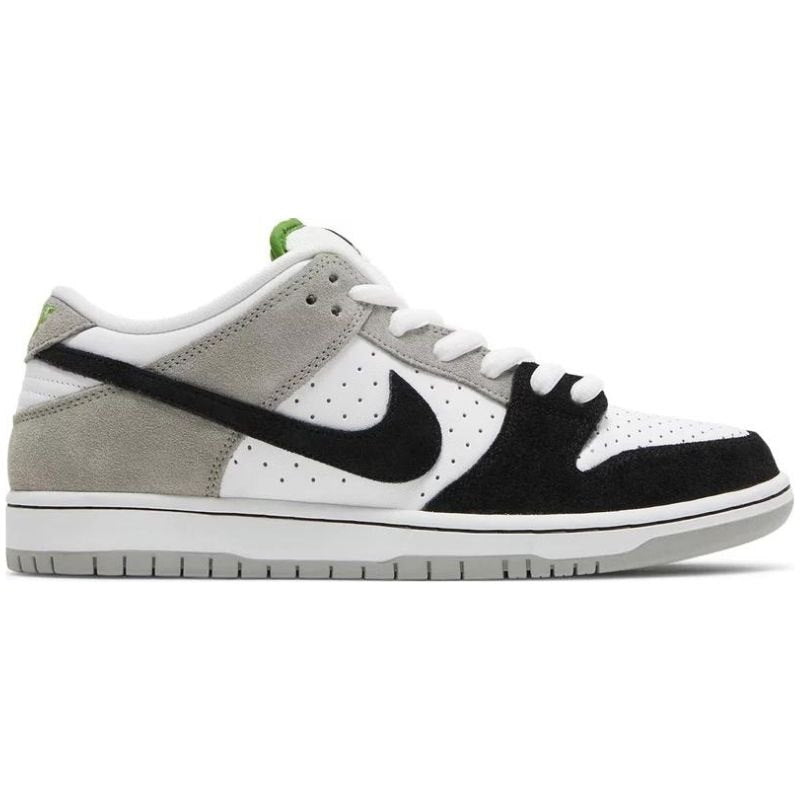 [USED A] Nike SB Dunk Low Chlorophyll (2022) - 8 US (9.5 Women’s)