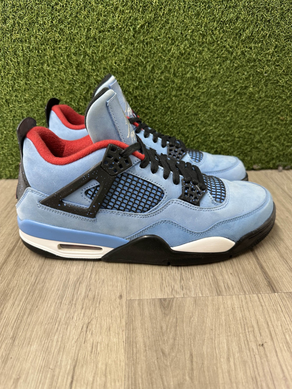 [USED B] Jordan 4 Retro x Travis Scott &#39;Cactus Jack&#39; (2018) - 9.5 US (11 Women’s)