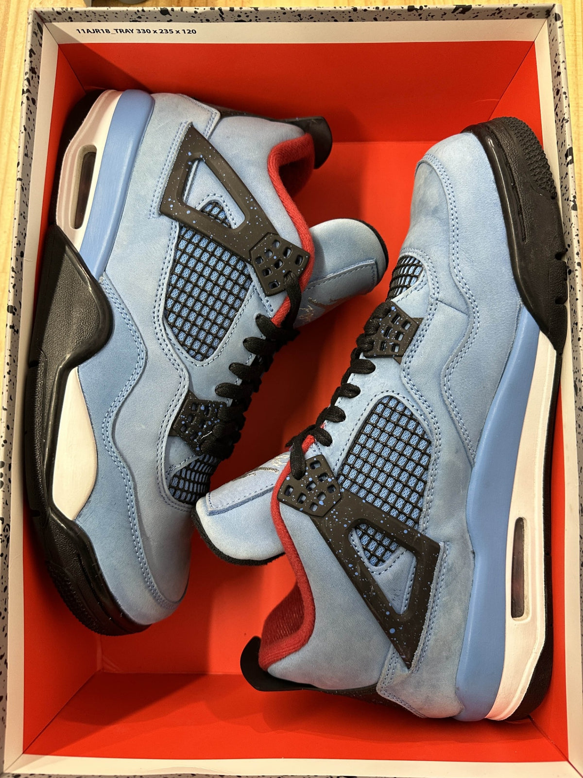 [USED B] Jordan 4 Retro x Travis Scott &#39;Cactus Jack&#39; (2018) - 9.5 US (11 Women’s)