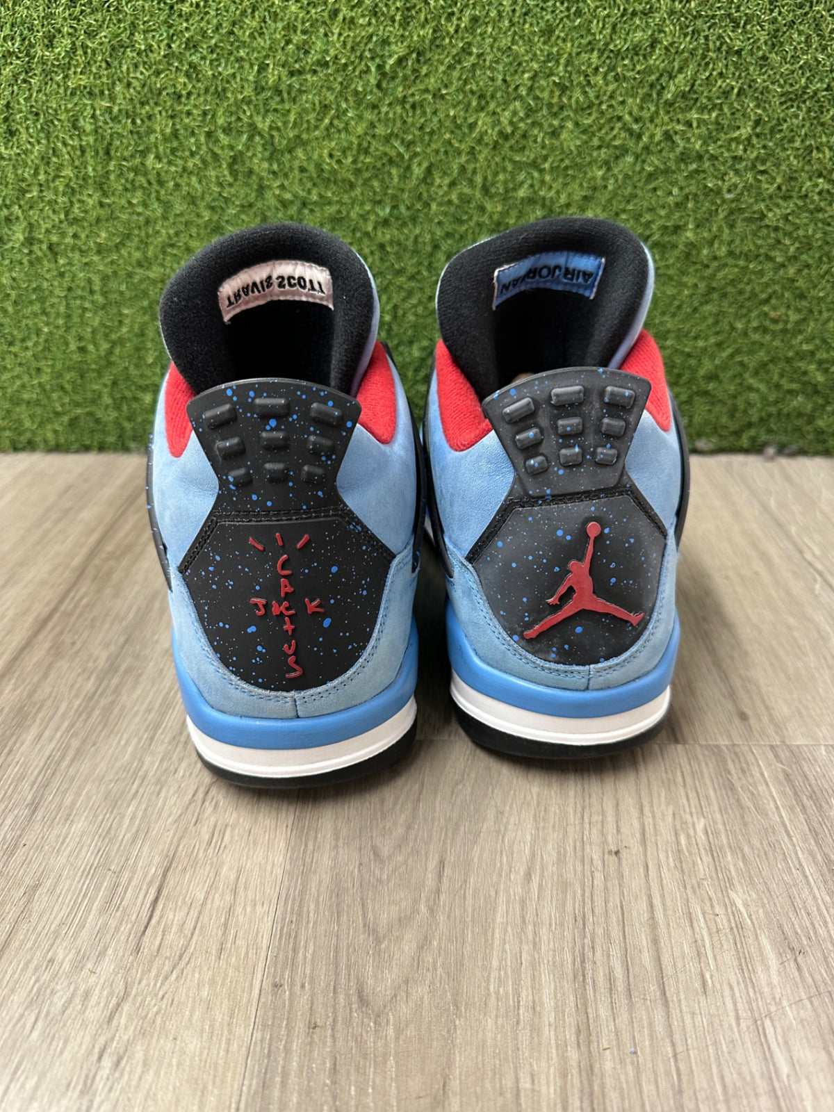 [USED B] Jordan 4 Retro x Travis Scott &#39;Cactus Jack&#39; (2018) - 9.5 US (11 Women’s)