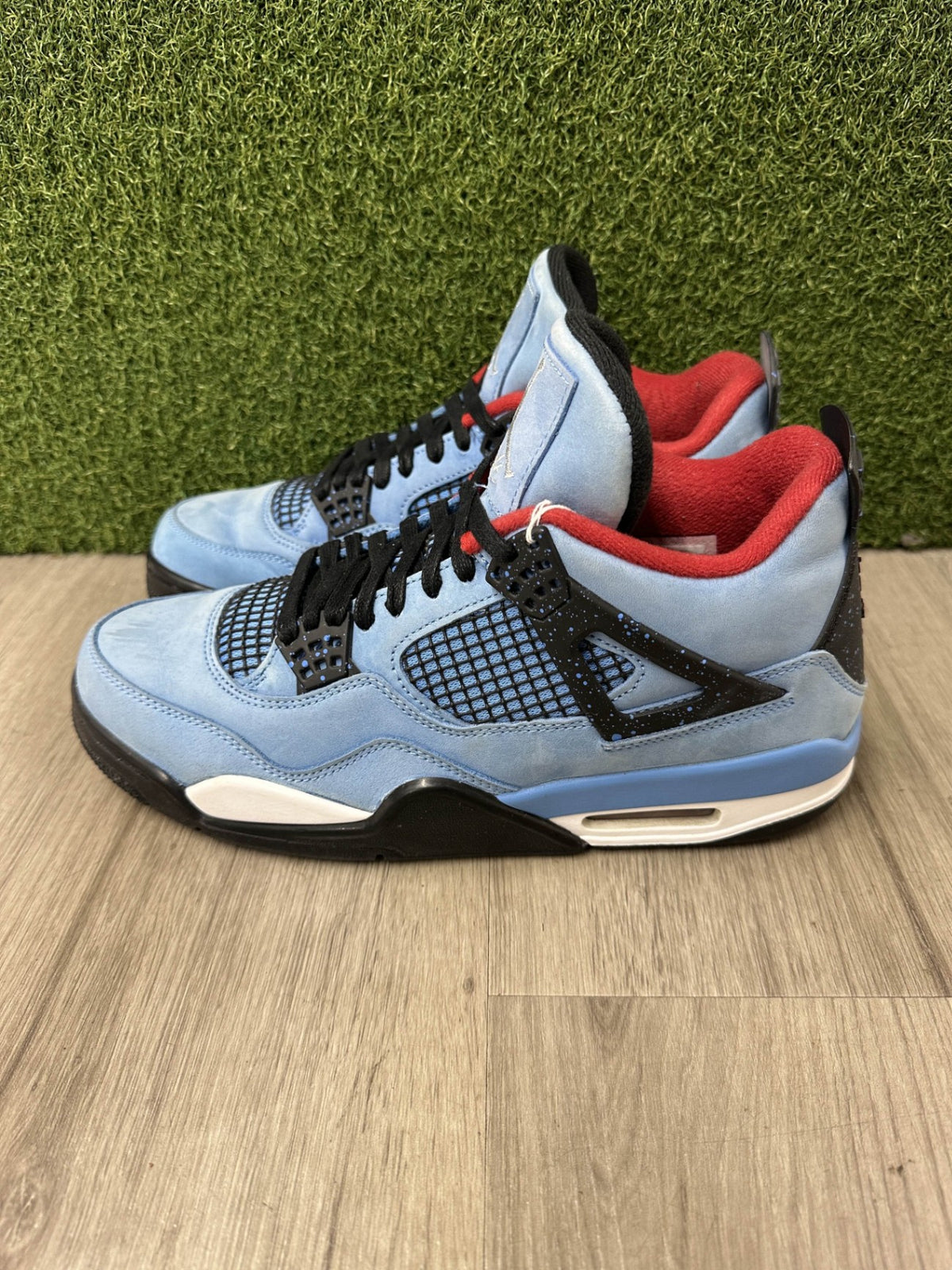 [USED B] Jordan 4 Retro x Travis Scott &#39;Cactus Jack&#39; (2018) - 9.5 US (11 Women’s)