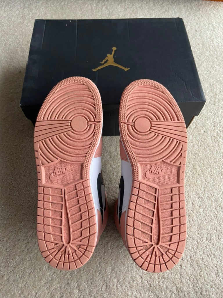 [USED A] Jordan 1 Mid Pink Quartz - 7Y (8.5 Women&#39;s)