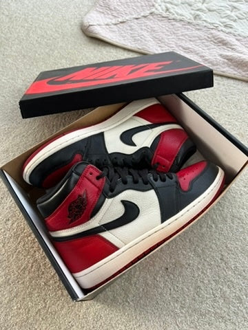 [USED A] Jordan 1 Retro High Bred Toe (2018) - 9.5 US (11 Women&#39;s)