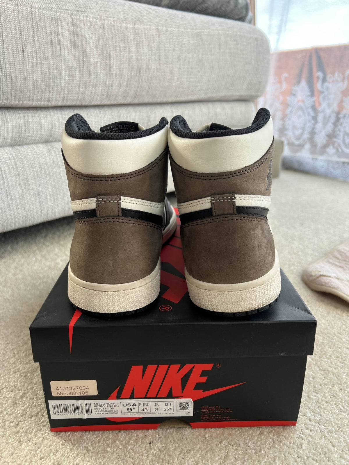 [USED B] Jordan 1 High Dark Mocha - 9.5 US (11 Women&#39;s)