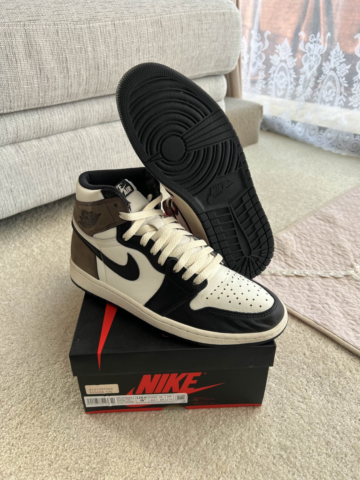 [USED B] Jordan 1 High Dark Mocha - 9.5 US (11 Women&#39;s)