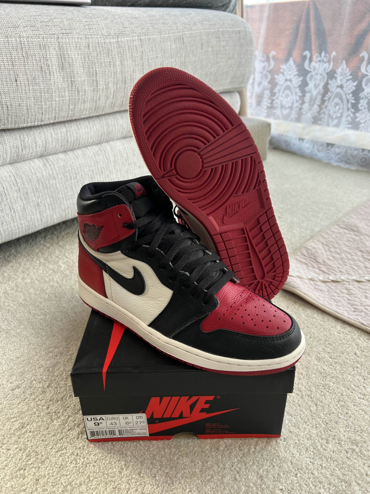 [USED A] Jordan 1 Retro High Bred Toe (2018) - 9.5 US (11 Women&#39;s)