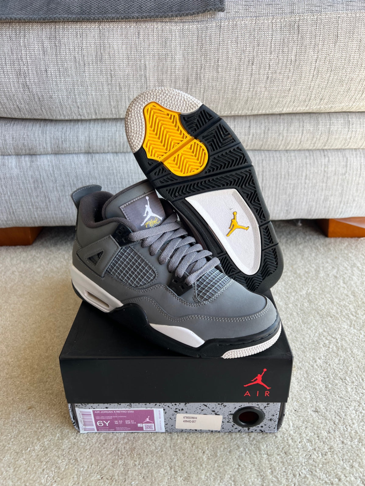 [USED A+] Jordan 4 Retro Cool Grey (2019) (GS) - 6Y (7.5 Women&#39;s)