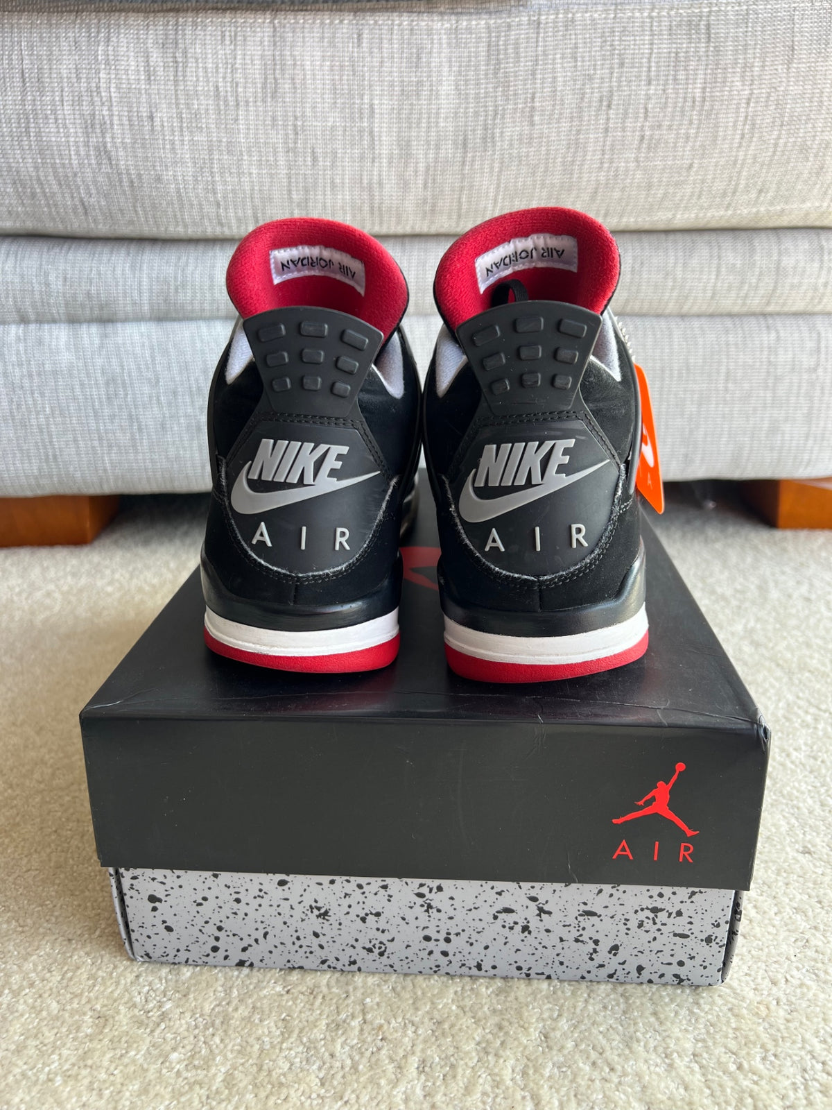 [USED B] Jordan 4 Retro OG &#39;Bred&#39; (2019) - 9 US (10.5 Women&#39;s)