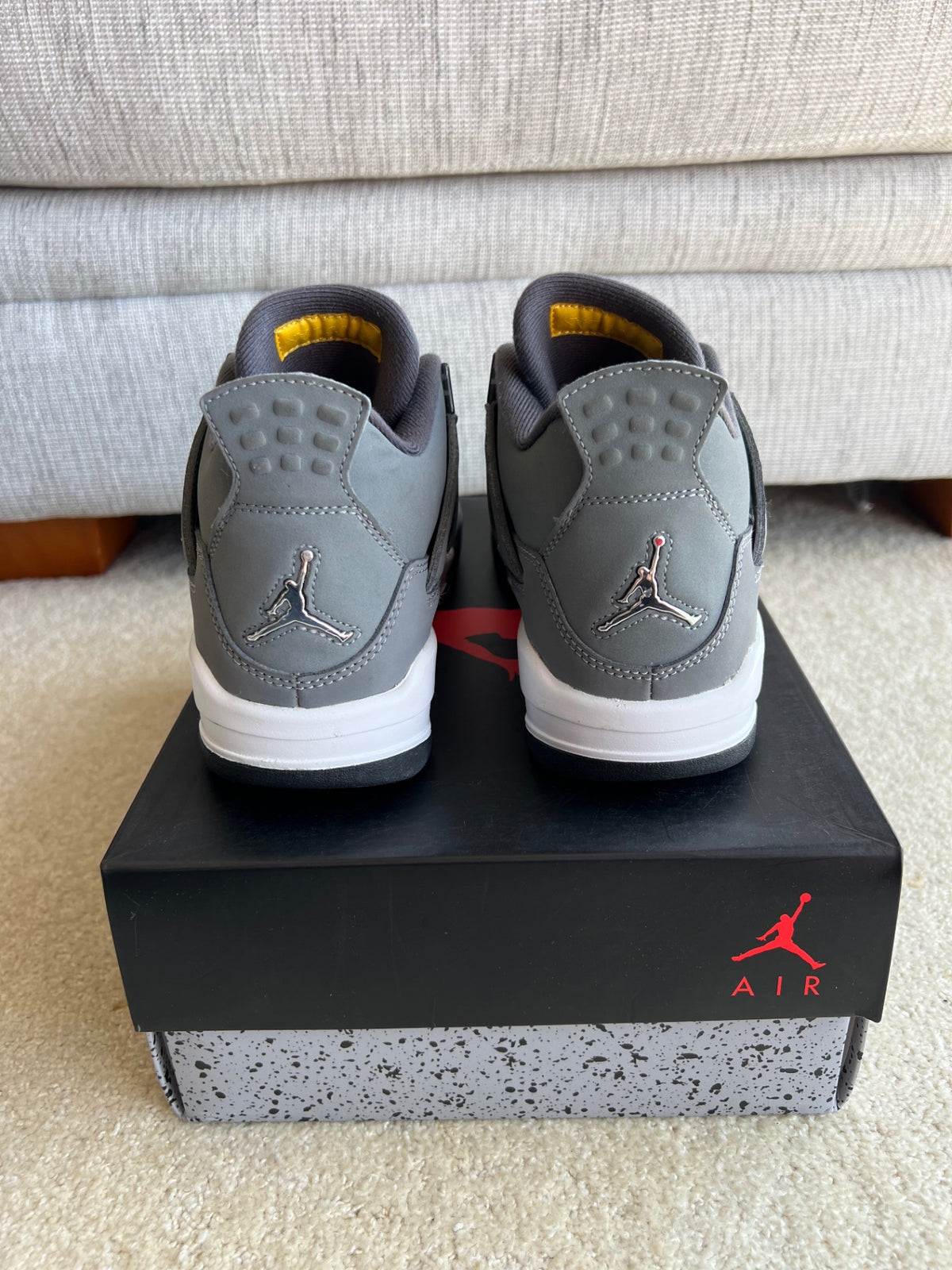 [USED A+] Jordan 4 Retro Cool Grey (2019) (GS) - 6Y (7.5 Women&#39;s)