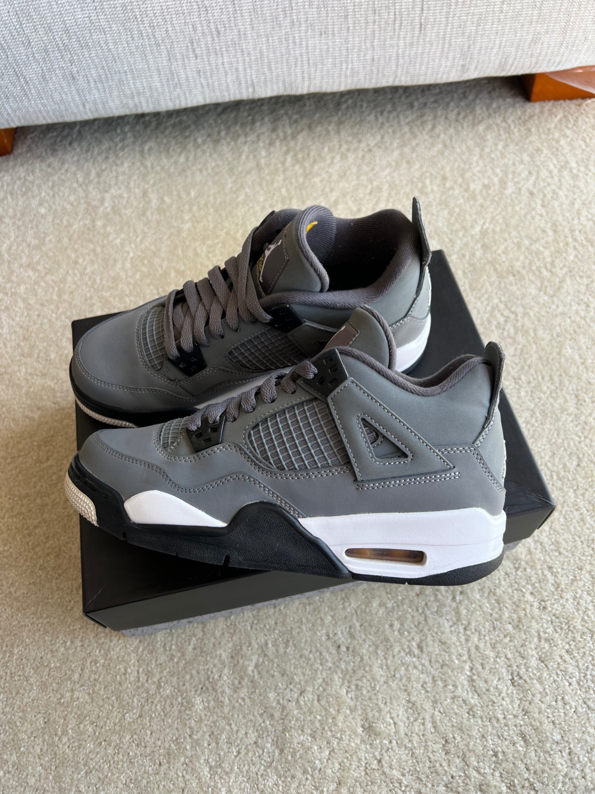 [USED A+] Jordan 4 Retro Cool Grey (2019) (GS) - 6Y (7.5 Women&#39;s)