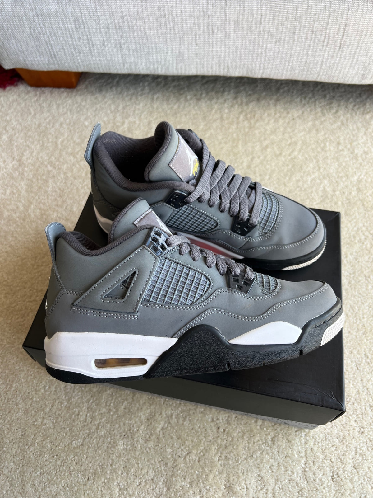 [USED A+] Jordan 4 Retro Cool Grey (2019) (GS) - 6Y (7.5 Women&#39;s)