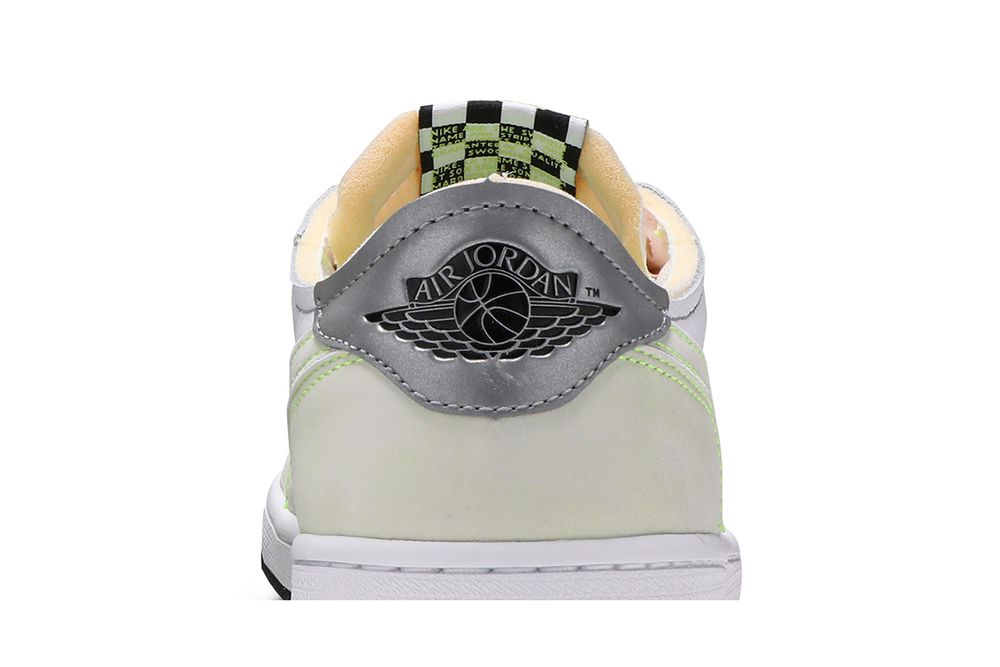 Jordan 1 Retro Low OG 'Ghost Green'