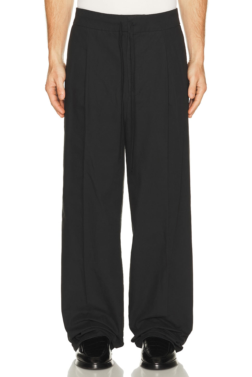 Fear of God Essentials Pleat Front Pant Vintage Black