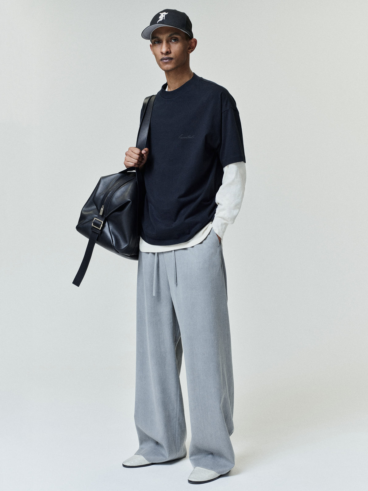 Fear of God Essentials Signature SS26 Classic Tee Vintage Black - Im Your Wardrobe