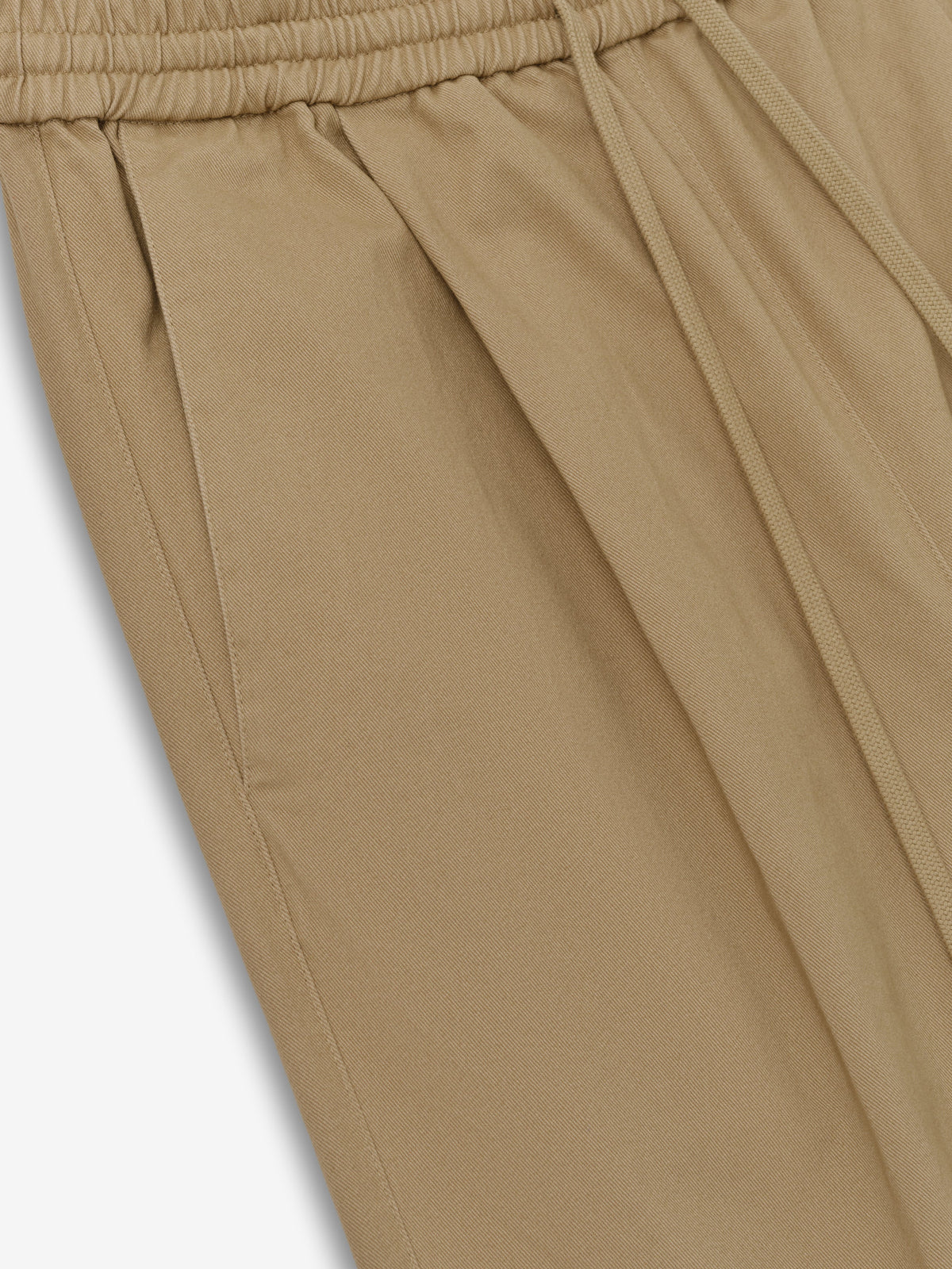 Fear of God Essentials Women's Cotton Twill Pleat Front Drawstring Pant Dune