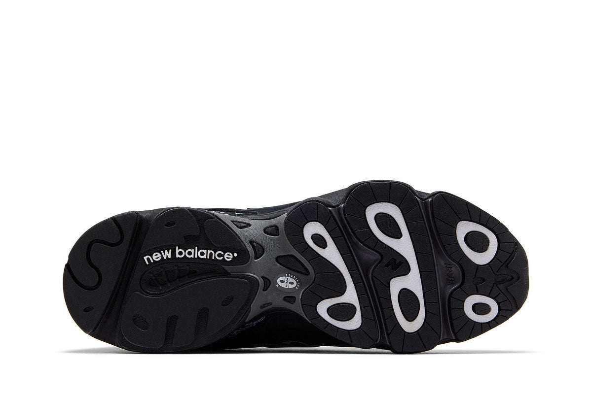 atmos x New Balance 1000 Bāṅdhnū - Im Your Wardrobe