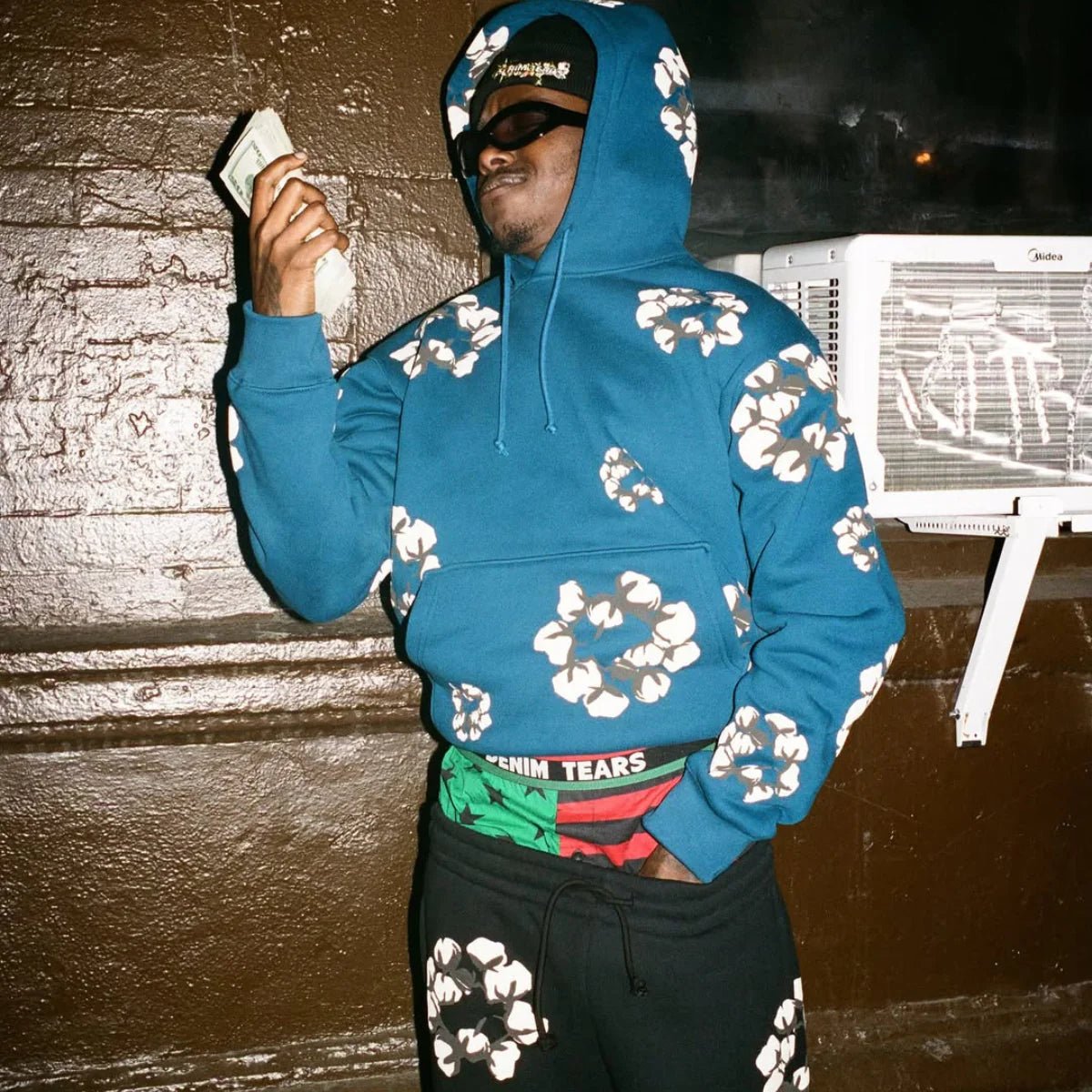 国内買付】DENIM TEARS × CPFM CACTUS TEARS WREATH パーカー 国内買付】DENIM TEARS × CPFM CACTUS TEARS WREATH パーカー