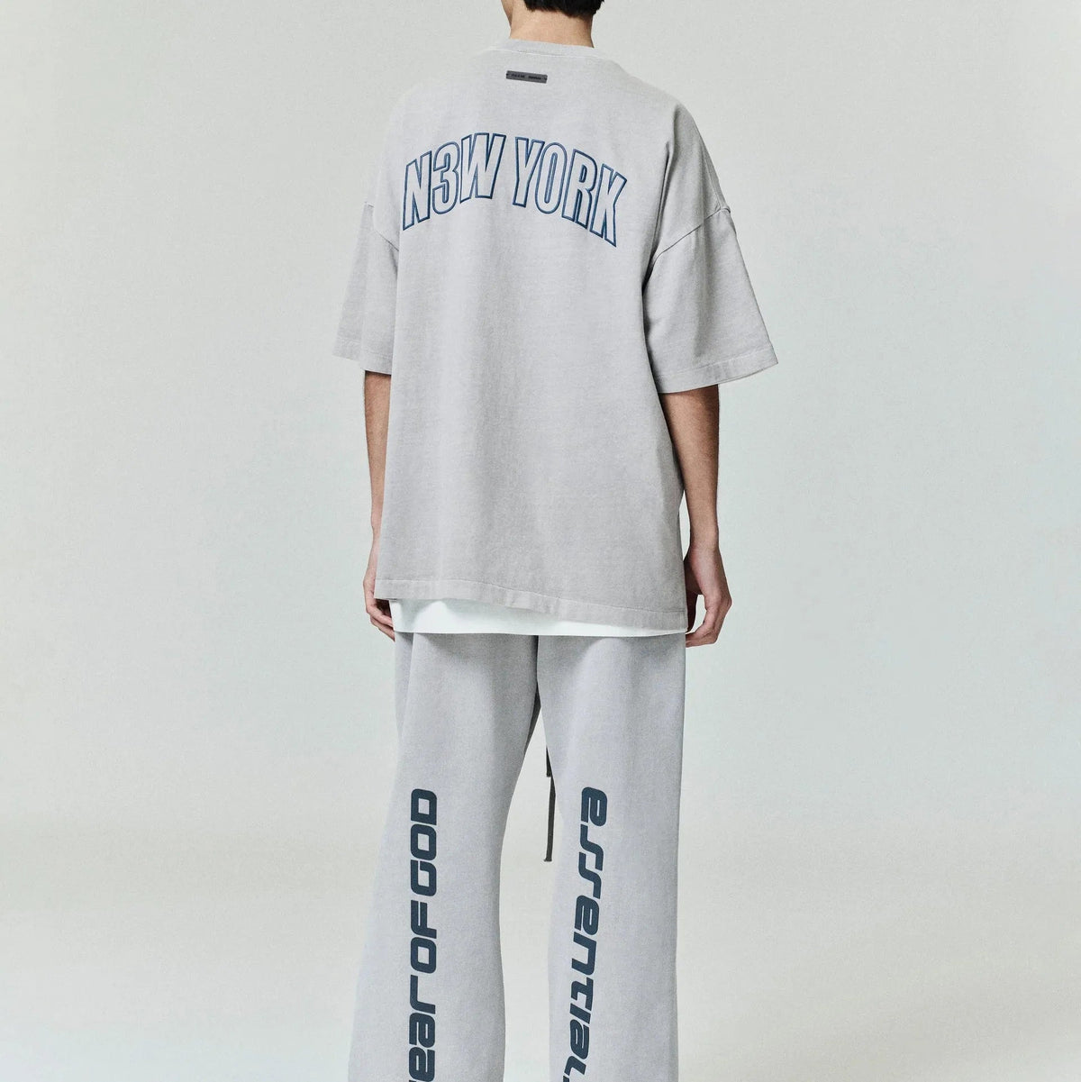 Fear of God Essentials New York 90s Tee Smoke Grey - Im Your Wardrobe