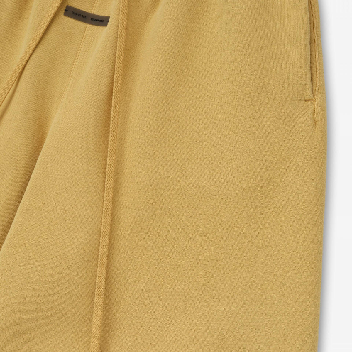 Fear of God Essentials Relaxed Sweatshort Canyon - Im Your Wardrobe