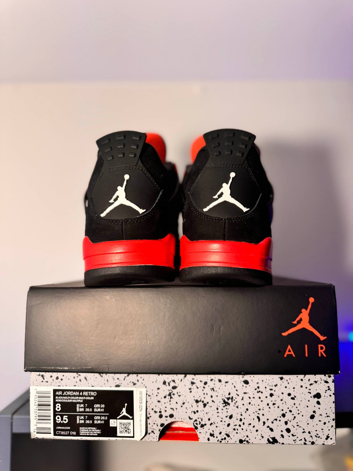 Jordan 4 Retro Red Thunder - 8 US (9.5 Women&#39;s) - Im Your Wardrobe