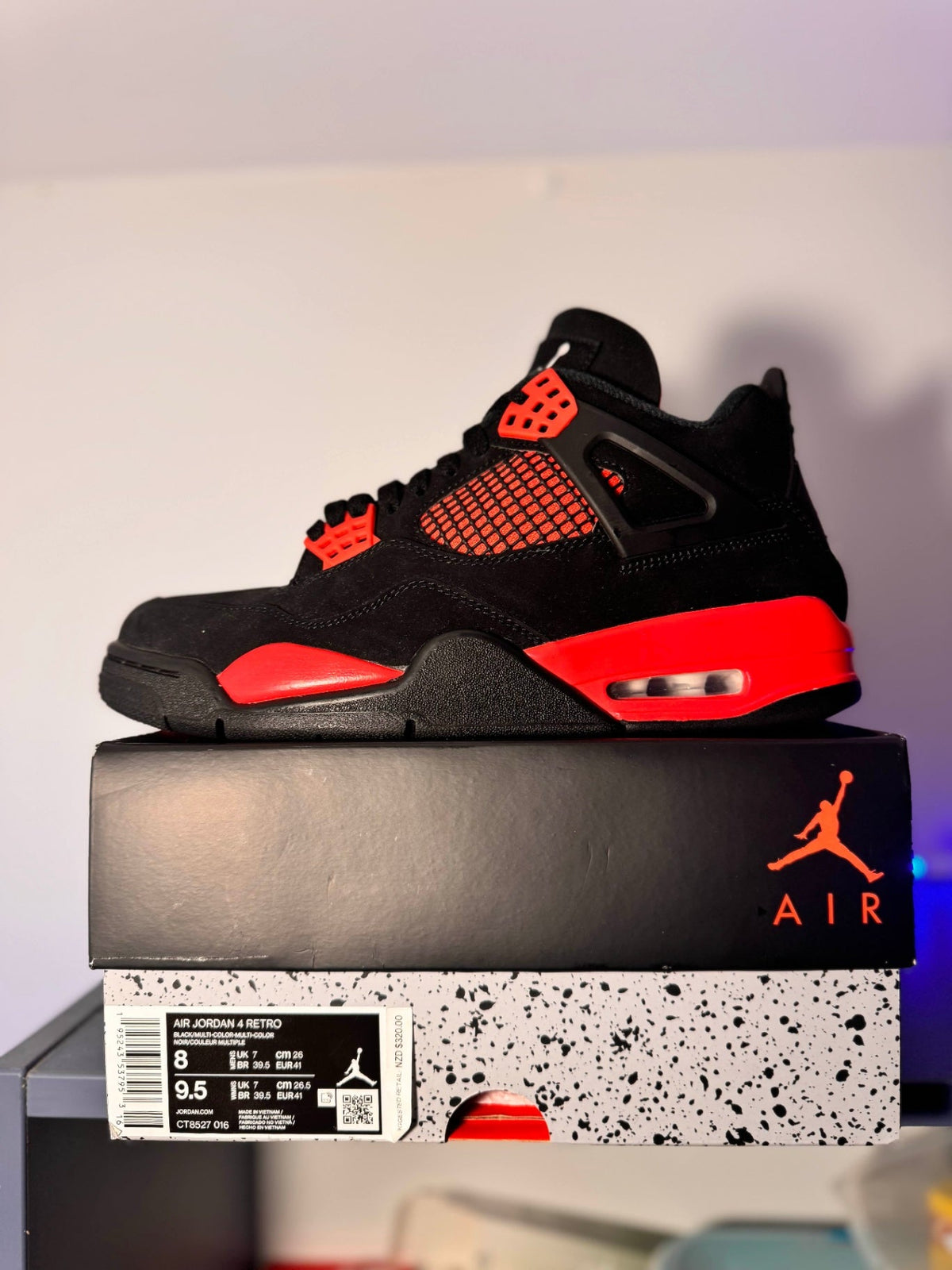 Jordan 4 Retro Red Thunder - 8 US (9.5 Women&#39;s) - Im Your Wardrobe