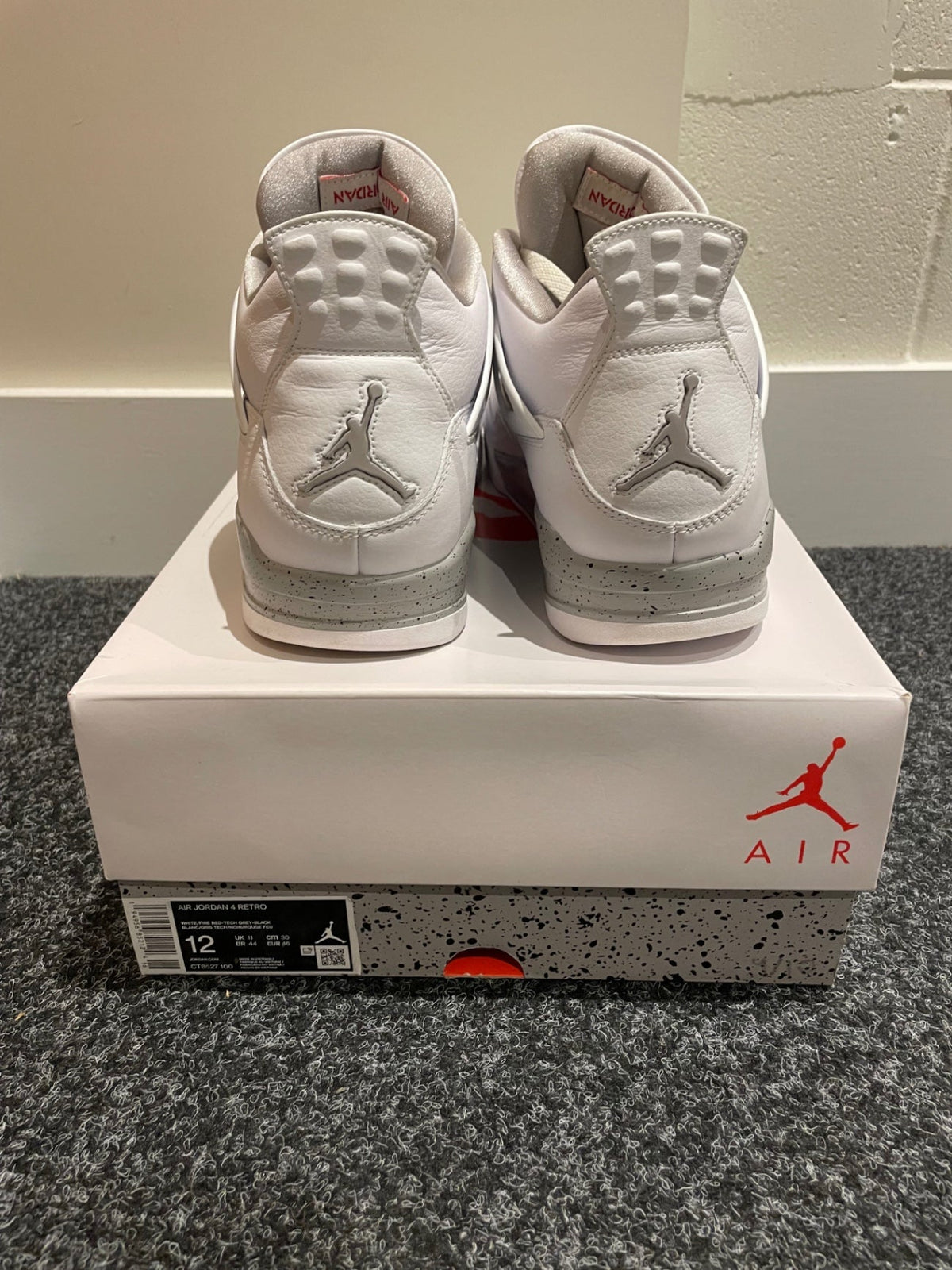 Jordan 4 Retro White Oreo (2021) - 12 US (13.5 Women’s) - Im Your Wardrobe