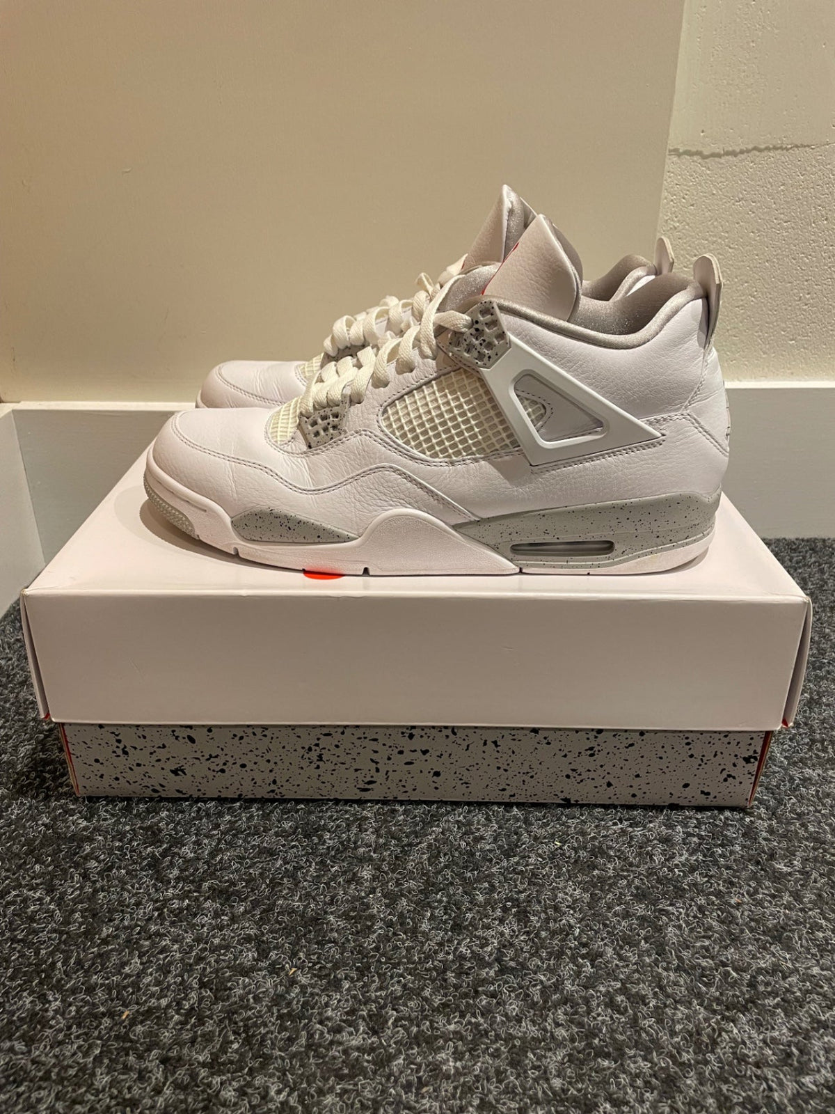 Jordan 4 Retro White Oreo (2021) - 12 US (13.5 Women’s) - Im Your Wardrobe